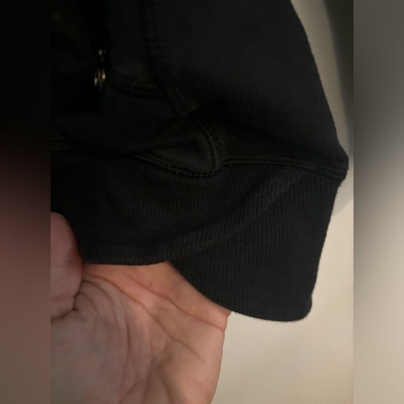 Lululemon Womens 6 Cowl Neck Double Front Zippered Pocket Black Sweatshirt - Picture 4 of 10